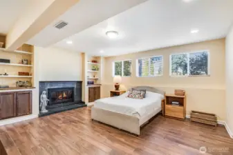 Lower level primary suite