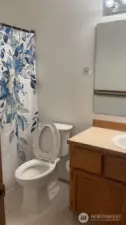 Bathroom w/ bathtub