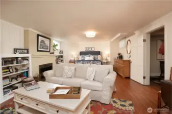 How suite it is- pun intended.  Now let's go see the rest- to the right is the dining room and kitchen.