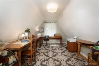 Yet another of the second floor bedrooms, this space is currently used as an office.  So much space.  So many rooms.  Soooo many choices!