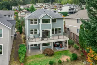 3 Levels of views to Lake Sammamish and mountains