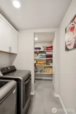 Another view of the laundry room