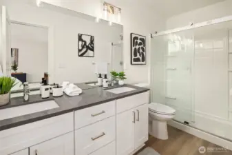 Photos are of a similar model and are for illustrative purposes only. Actual home, finishes, and features may vary.