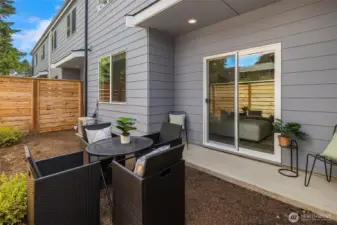 Photos are of a similar model and are for illustrative purposes only. Actual home, finishes, and features may vary.