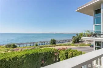 Front row seat to epic unubstructed views of the San Juan Islands