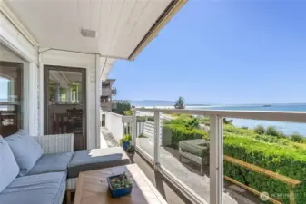 Front row seat to epic unubstructed views of the San Juan Islands