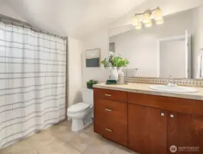 Full private bath on 4th floor