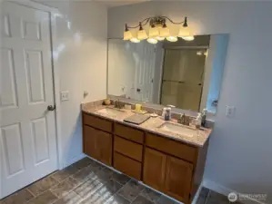 Dual Sink Vanity in Primary Ensuite