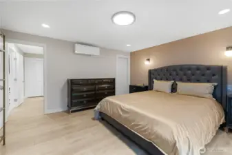 Lower Primary Suite With En-Suite Bath