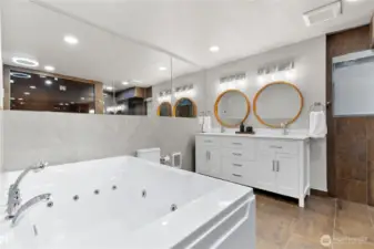 Lower Primary Suite Bath