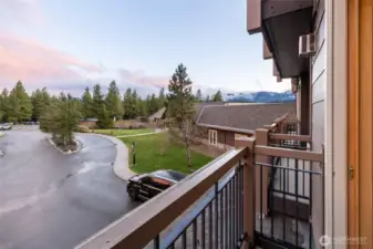 Open up the slider for some fresh mountain air! Views of Peoh Point in the distance.