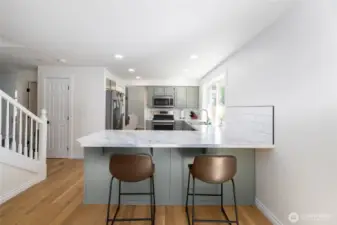 Eat-in kitchen
