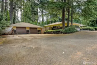 The home is 2912 sqft and the detached garage is 750 square feet.