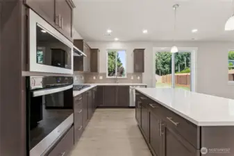 Photo's are for representational purposes only. Colors and finishes may differ.