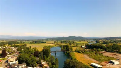 Photos are for illustrative purposes only.