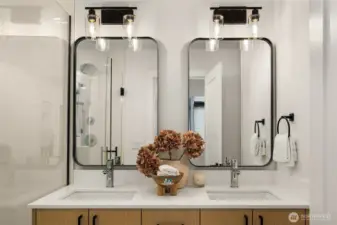 Photos are of a similar model and are for illustrative purposes only. Actual home, finishes, and features may vary.