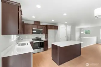 Photographs are for illustrative purposes only. Features, finishes, interior/exterior colors, landscaping and floorplan shown may vary from actual homes built