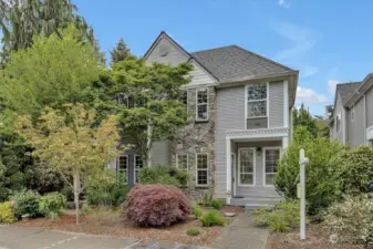 Victorian Style Townhouse in the Heart of Issaquah!