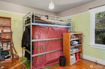 Upstairs guest bedroom.