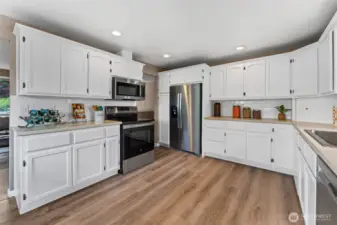 Updated kitchen, features brand, new appliances, flooring, Cabinet, paint, and hardware