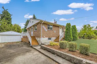 2-Car detached garage, Large Driveway, ample parking