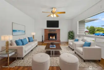 Living room   on the 1 story side