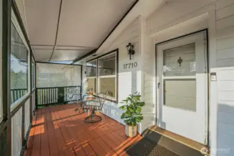 Screened in front porch
