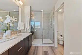 Easy-access step-in shower