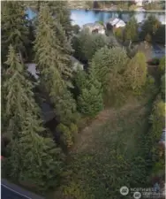 Your new Lake Tapps vacant lot!
