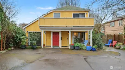 Adorable and pristine triplex in prime Downtown Renton location!