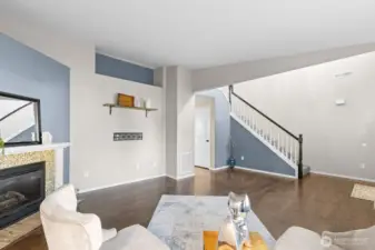 Living area Vaulted Ceilings