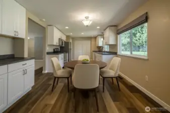 Virtually Staged dining