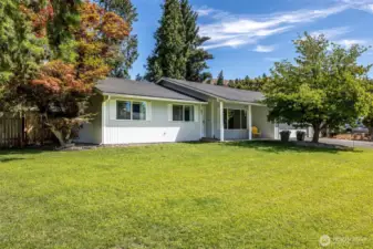 Large corner lot with irrigation and flower boxes