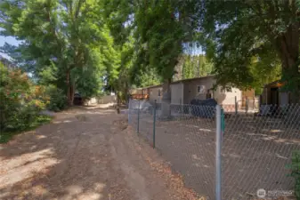 Fenced Kennel Stays