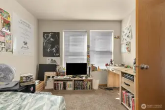 Upstairs bedroom in 921