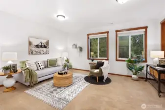 Large living room, great for hosting people.