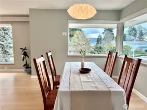 Dining room has Lake Washington view.