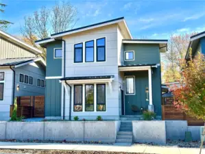 Welcome to 4302 Creston Way!