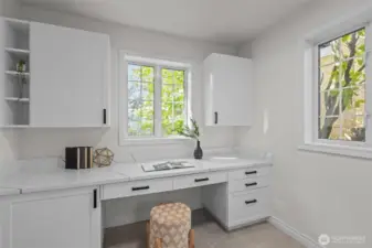 Butler pantry/extra work space adjacent to kitchen