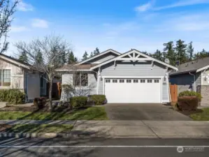 There is ample room in the driveway for your guests to park.