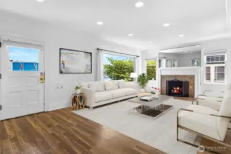 Large living space. Virtually staged.