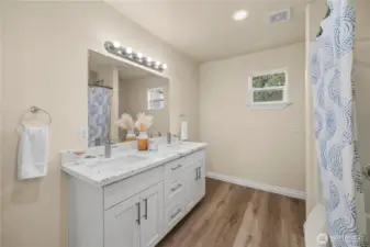 En-suite Bath