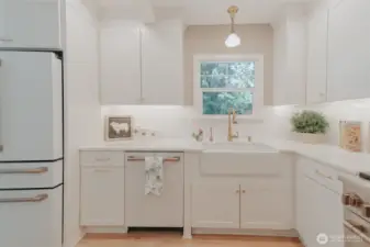 gold faucet, farm sink and so much more