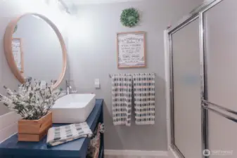 lower level 3/4 bath