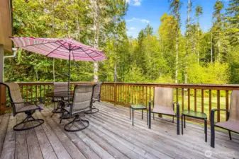Deck on front of house