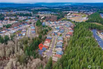 Great location!  Close to the Lodge, restaurant & bar, Post & Pour Bistro, trails and retail!