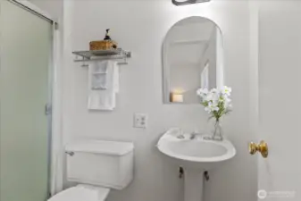 Primary bedroom ensuite