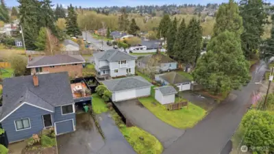 Through lot with access from both streets