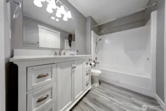 another of the super clean bathroom