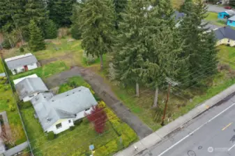 Aerial showing the adjacent vacant lot/combination.
